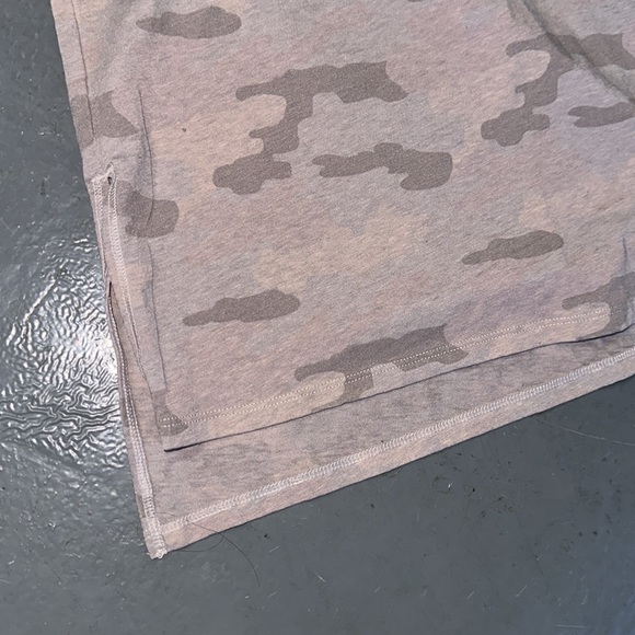 AE tee - Picture 3 of 3